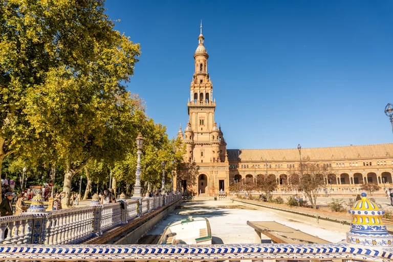 15 de agosto en España: horarios y servicios que cambian