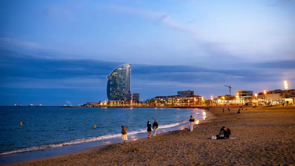 Barcelona esta noche: tres planes con coste y transporte