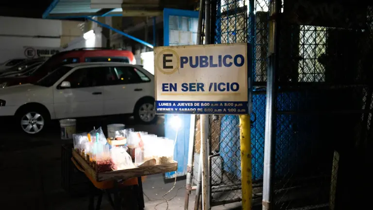 Conductores de Guadalajara pierden una zona de aparcamiento