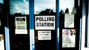 Elecciones municipales 2027: ¿superará la participación el 65 %?