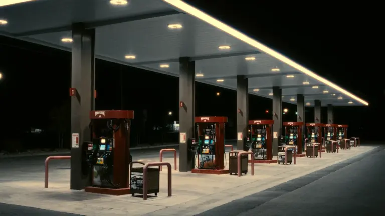 Gasolina y diésel: cuándo compensa salir de la ruta