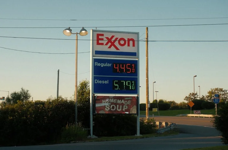 Gasolina y diésel: cuándo compensa salir de la ruta