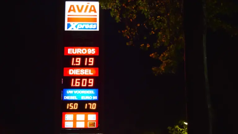 Gasolina y diésel hoy, 27 de agosto: compara antes de repostar