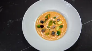 Receta de salmorejo cordobés: el equilibrio perfecto de tomate y aceite