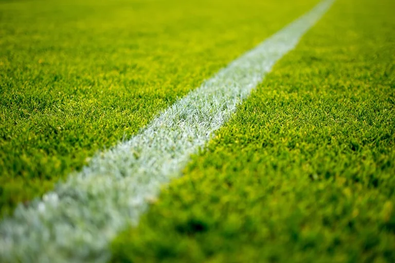 Utrera prepara la vuelta de dos pistas de fútbol cerradas