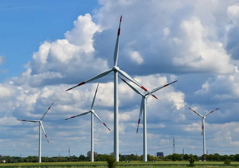 Precio de la luz hoy: el impacto de la menor producción eólica