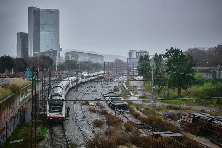 Renfe: cómo comprobar retrasos y cambios antes de ir a la estación