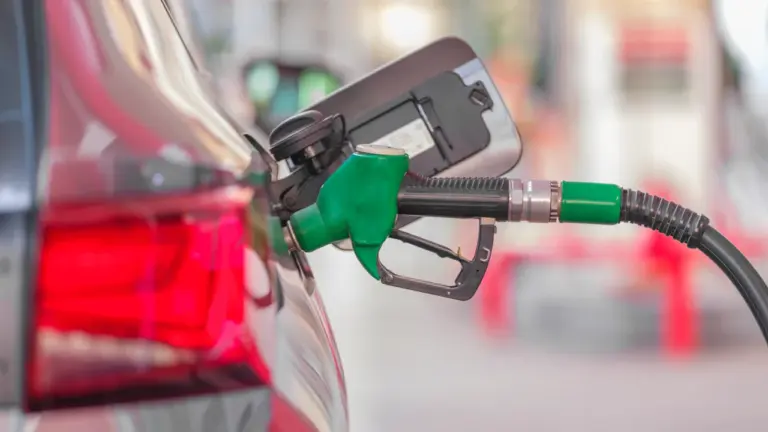 Cómo calcular cuánto cuesta llenar el depósito y comparar gasolineras