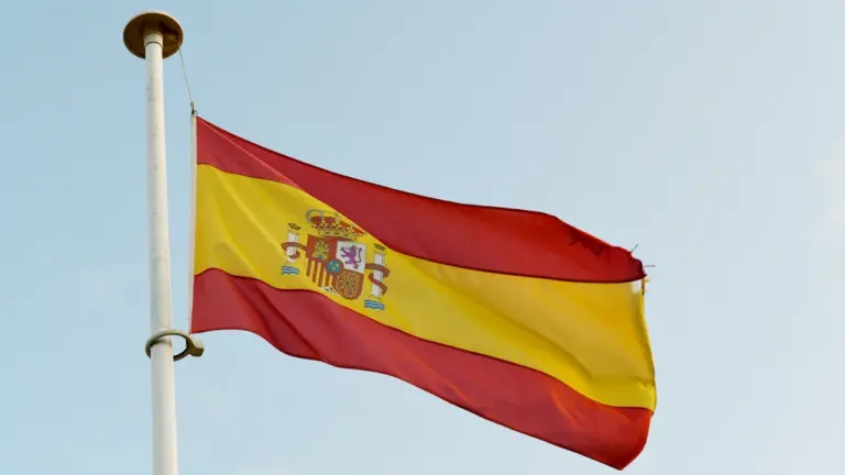 Cómo la bandera de la Armada pasó a ser la de España en 1843