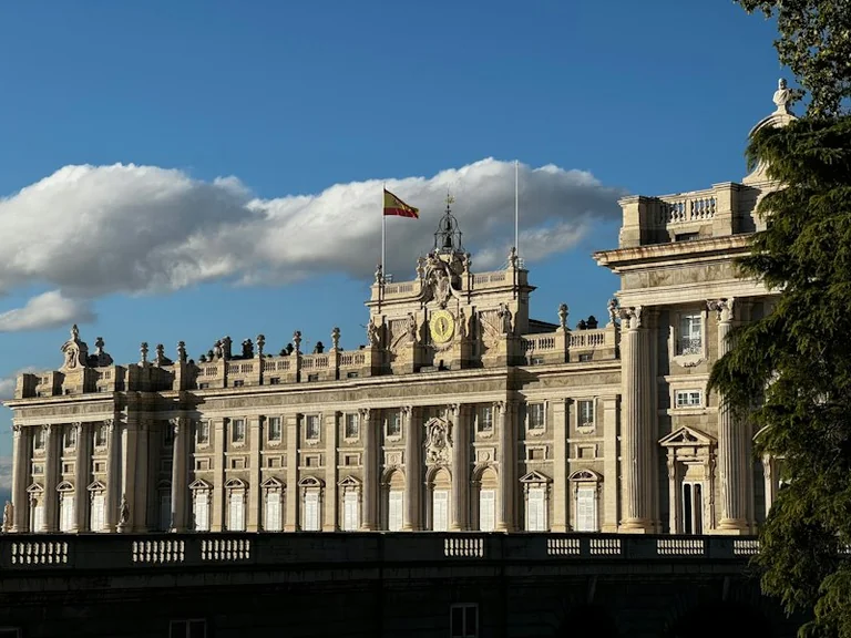 Cómo la bandera de la Armada pasó a ser la de España en 1843