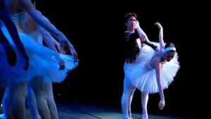 El ballet internacional llevó ‘El lago de los cisnes’ a Algeciras