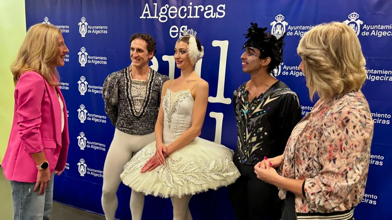 El ballet internacional llevó ‘El lago de los cisnes’ a Algeciras