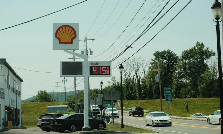 Gasolina en España: compara precios sin perder el ahorro en el desvío